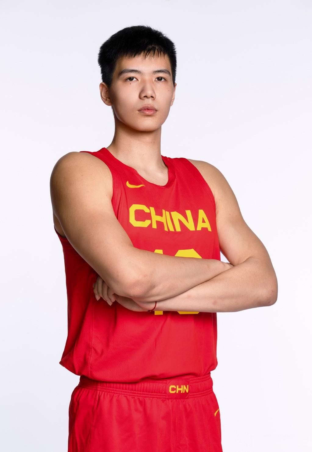 包含国家队选手实力有加，卓尔不群夺冠的词条