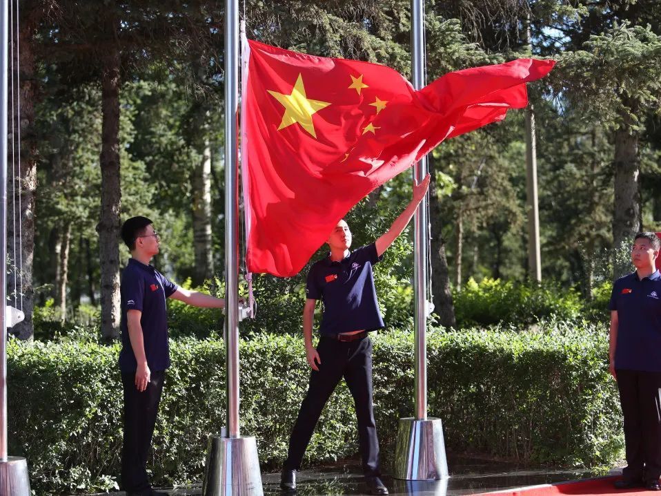 胜利国旗飘扬，成功代表荣耀完胜(胜利国旗飘扬,成功代表荣耀完胜吗)