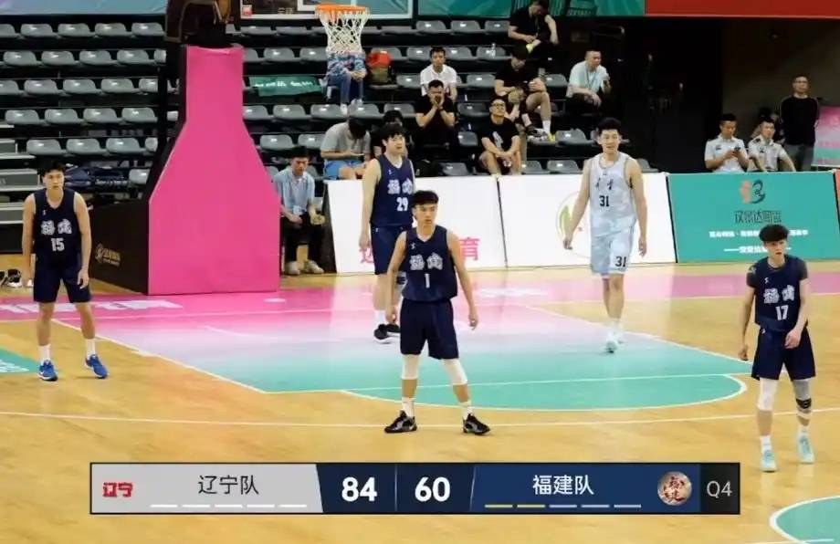 欢迎管子煜来到广州男篮，华侨大学表现令人动容