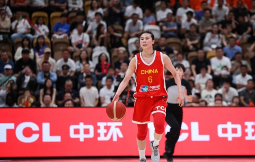 后卫发威！杨氏姐妹合砍20+12王思雨屡秀妙传抢眼