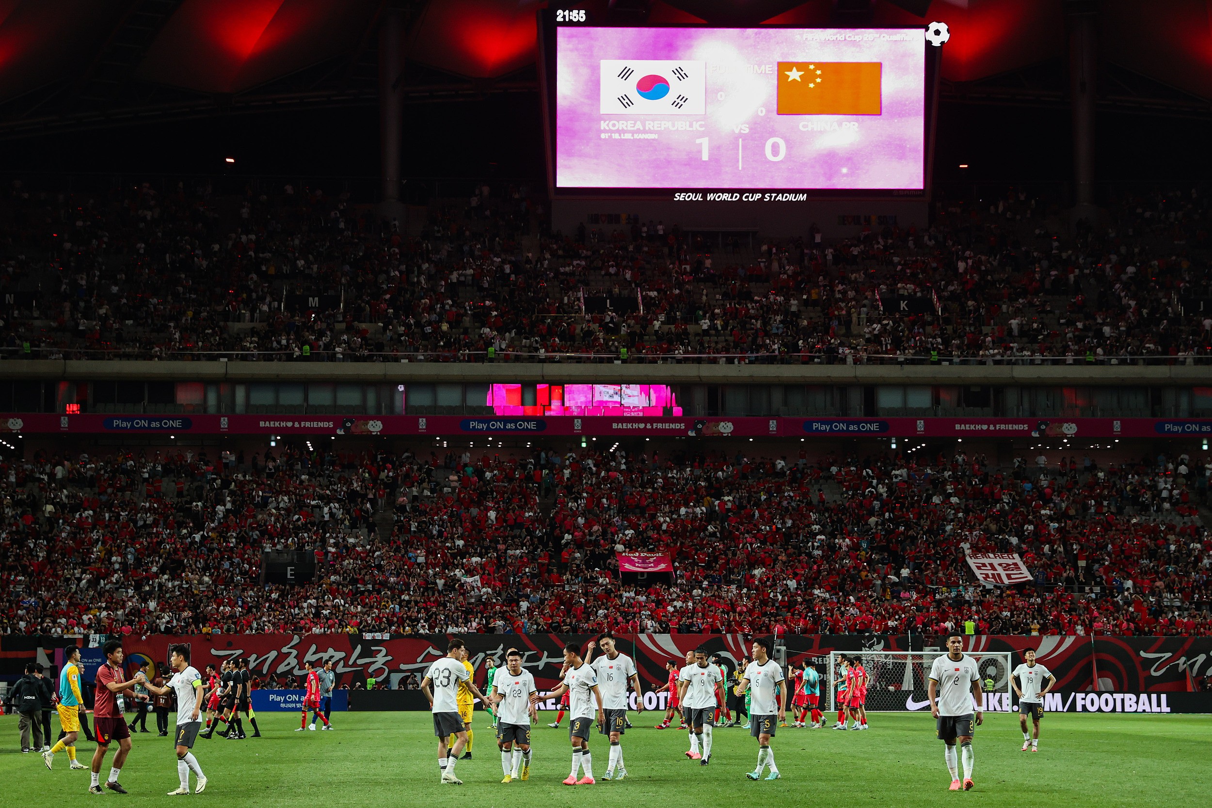 三亿体育官网-日本1-0韩国！卫冕东亚杯+3次夺冠超国足，30岁混血射手5球夺金靴