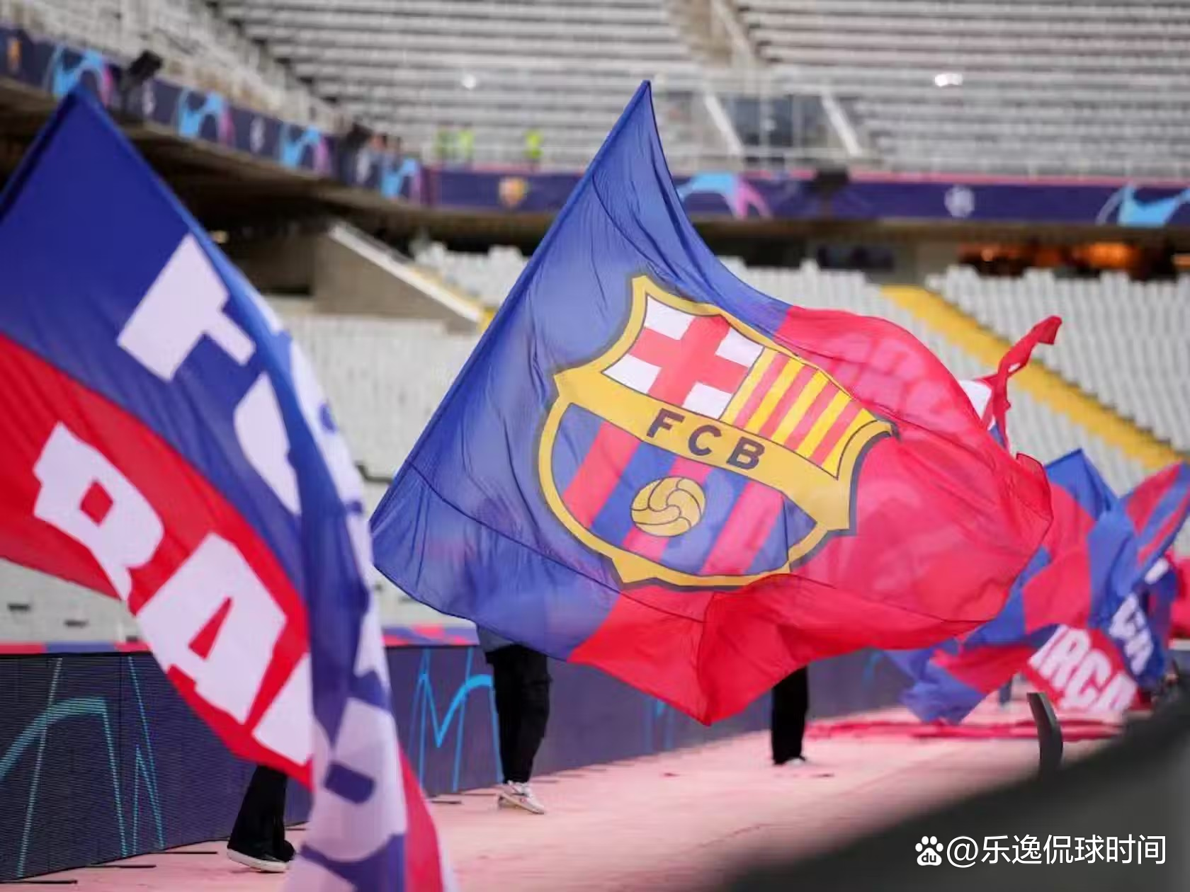 巴萨仍在与迪亚斯团队交涉；拜仁将提高对后者的报价