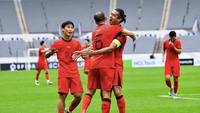 国足1-0复仇香港队，以东亚杯季军收官，香港男足再遭挫败