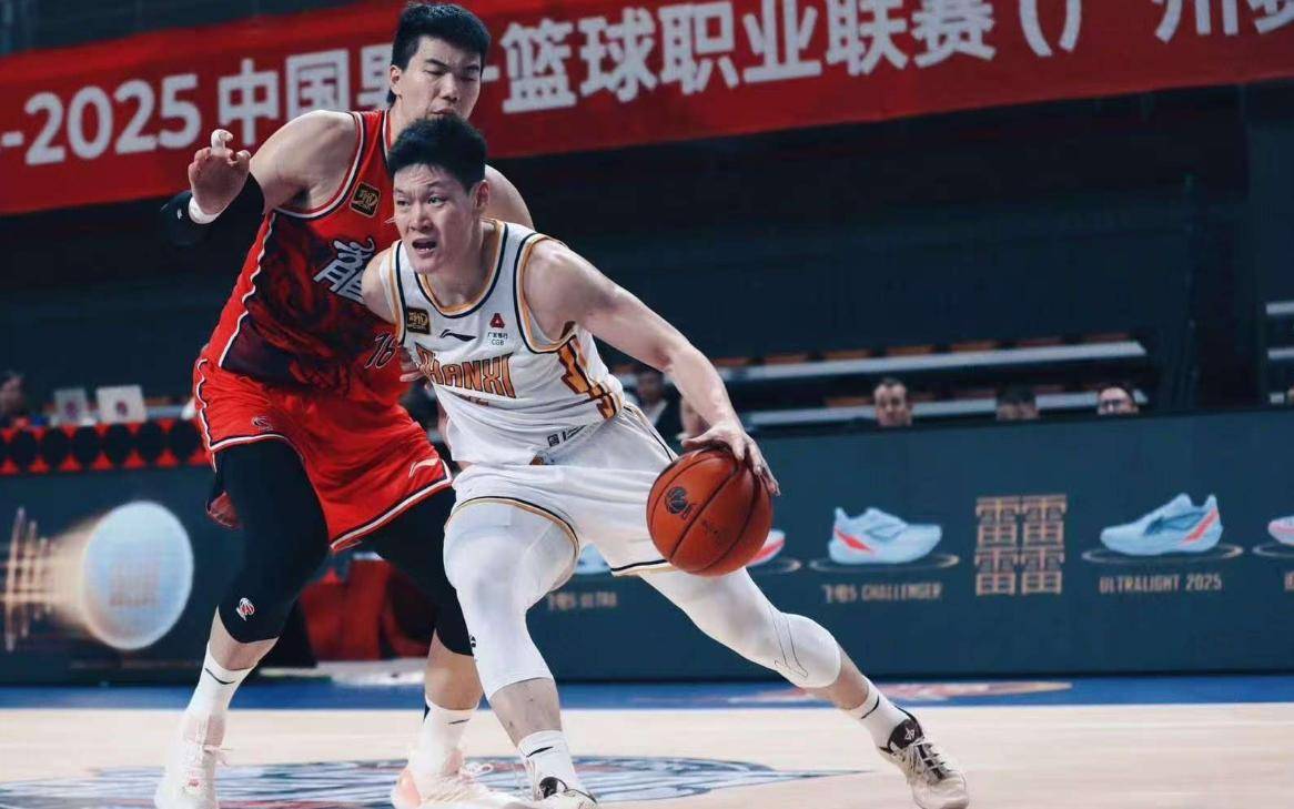 北京首钢队主场爆冷负于低迷球队，遭受连败